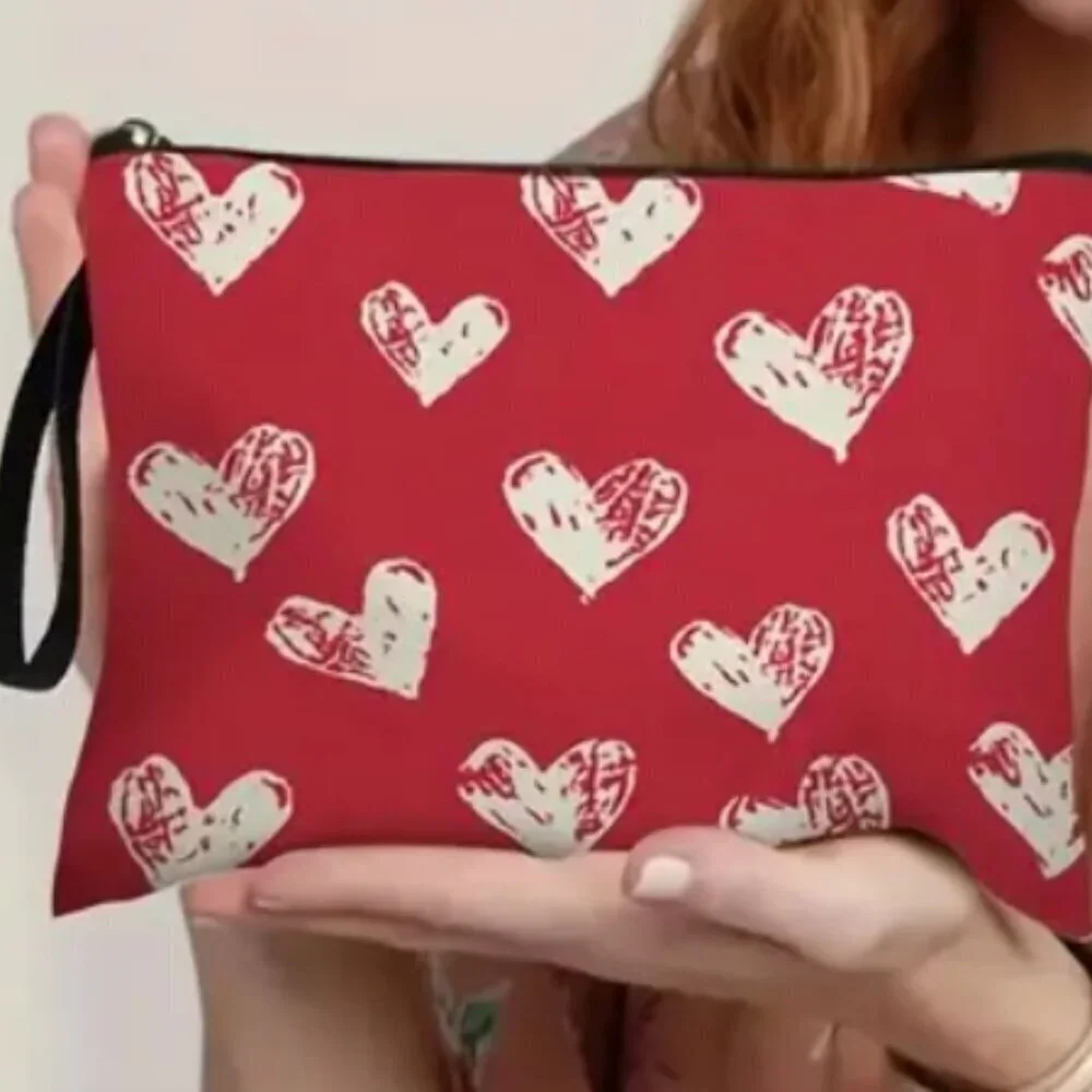 Chic Women's Makeup Bag with Heart Design
